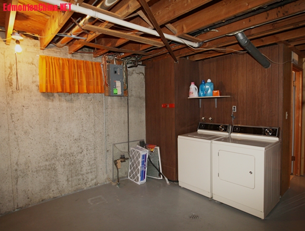 11 Laundry area.JPG